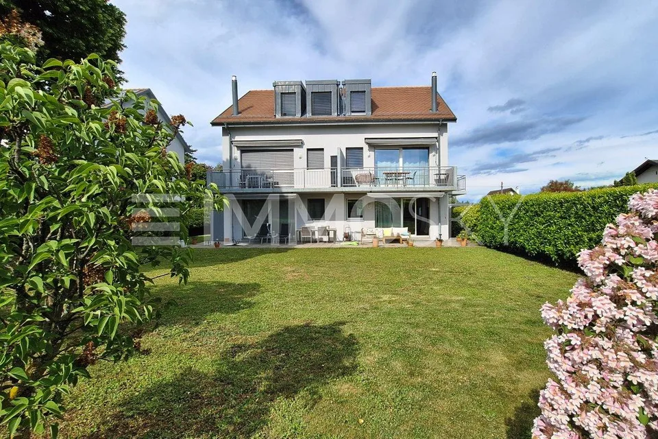 Rez 4.5 pièces avec jardin et sous-sol – Esprit villa