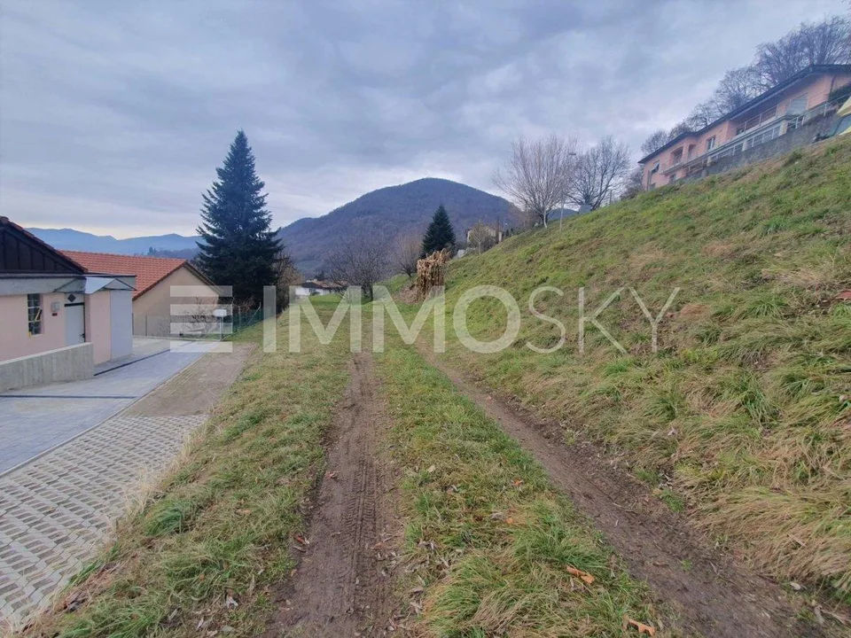 Per costruttori, edifica in zona residenziale con bella vista aperta