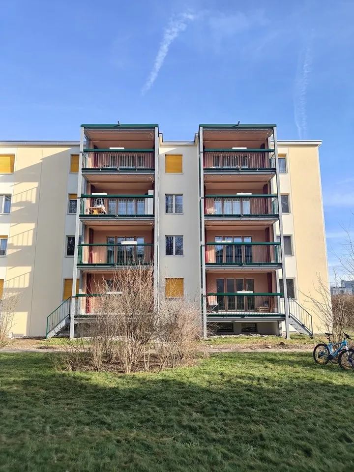 Attraktive 3-Zimmerwohnung mit verglastem Balkon zu vermieten