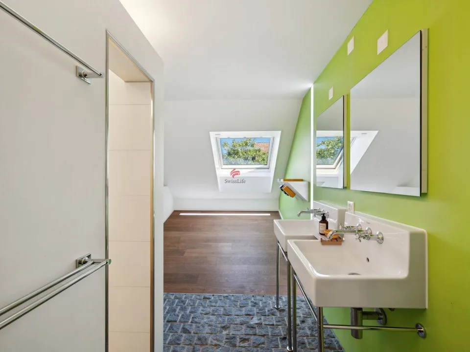 Sogno di casa esclusivo con giardino di stile parco