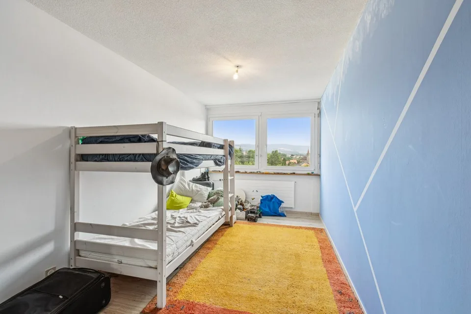 Ampio appartamento di 5.5 locali all'ultimo piano con terrazza e 2 – foto 11 di 13