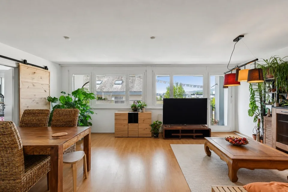 Spacieux appartement de 5.5 pièces au dernier étage avec terrasse et 2