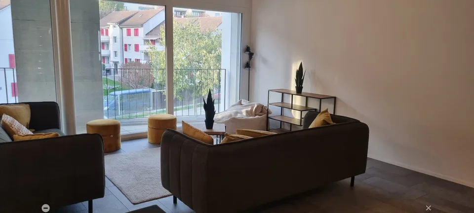 möbliertes WG-Zimmer mit eigenem Bad / chambre meublée en colocation avec salle de bain privée