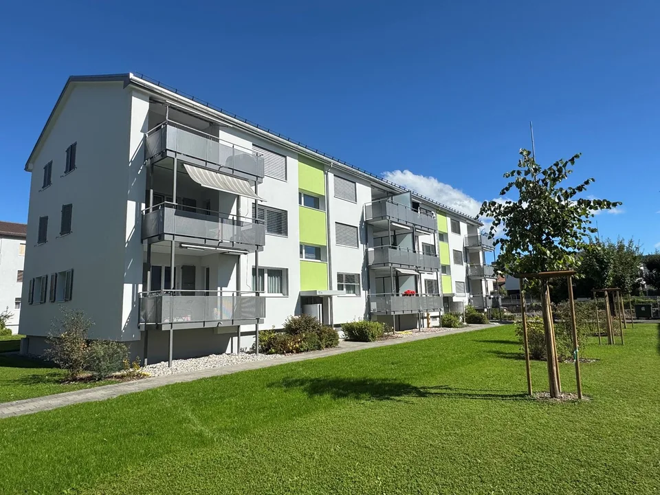 4 1/2-Zimmerwohnung, Parterre links