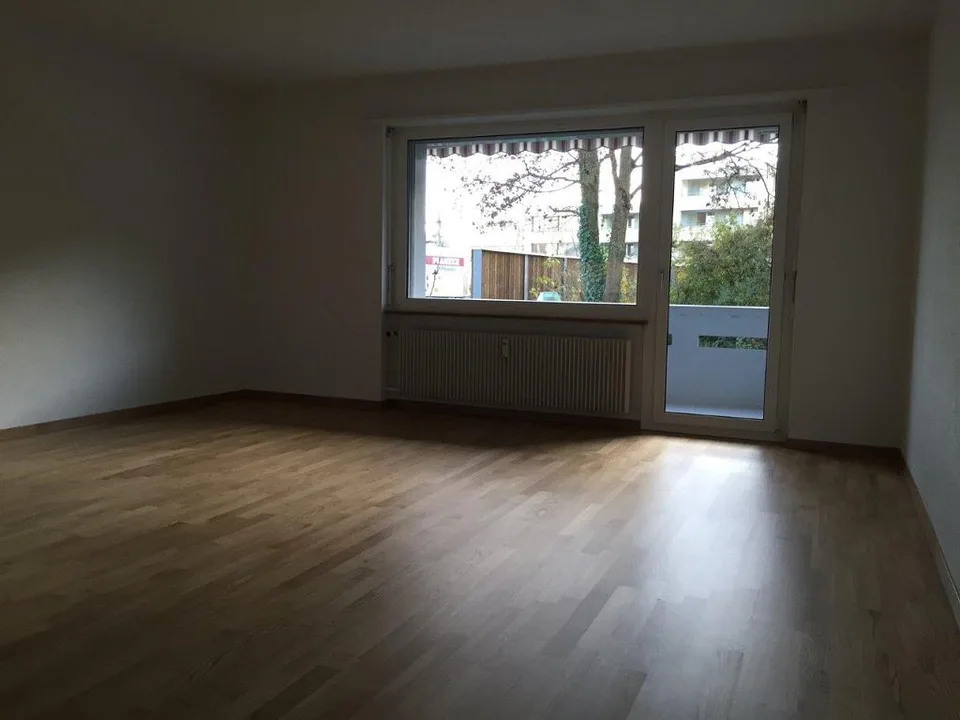 4-Zimmerwohnung, Parterre links