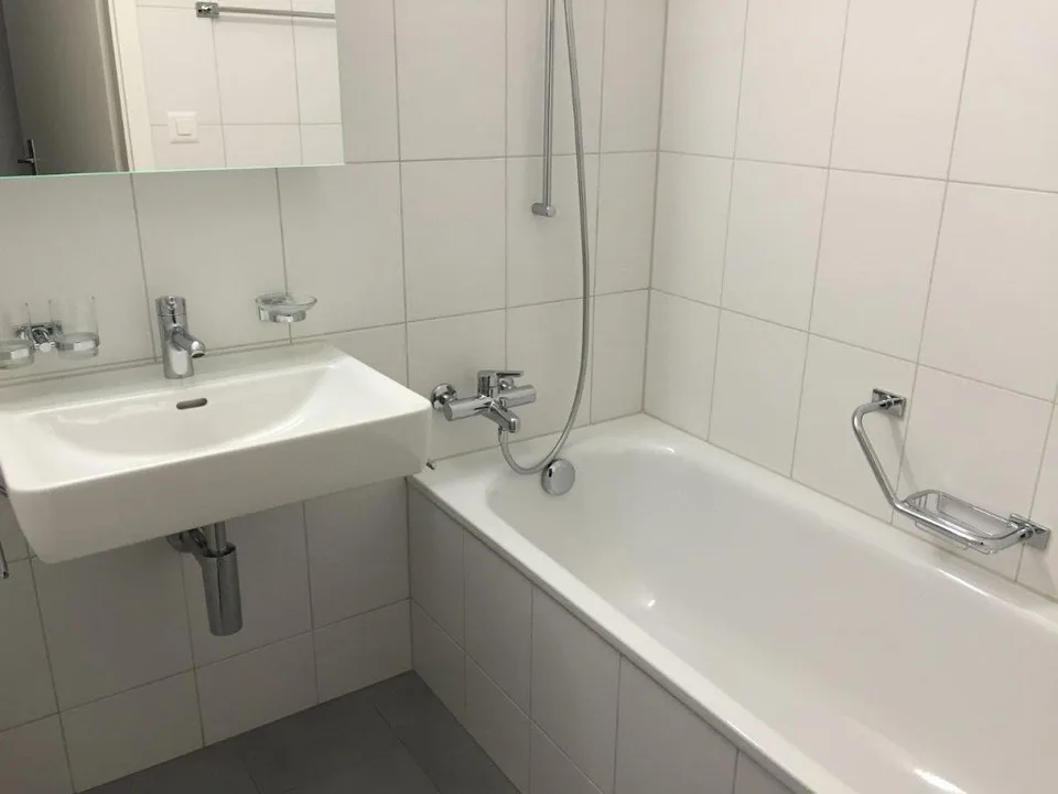 4-Zimmerwohnung, Parterre links