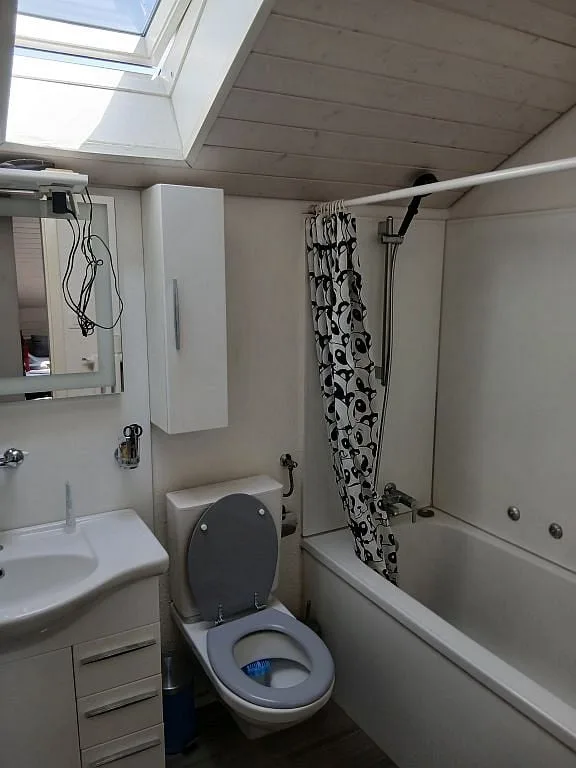 2.5-room apartment, 3rd floor left