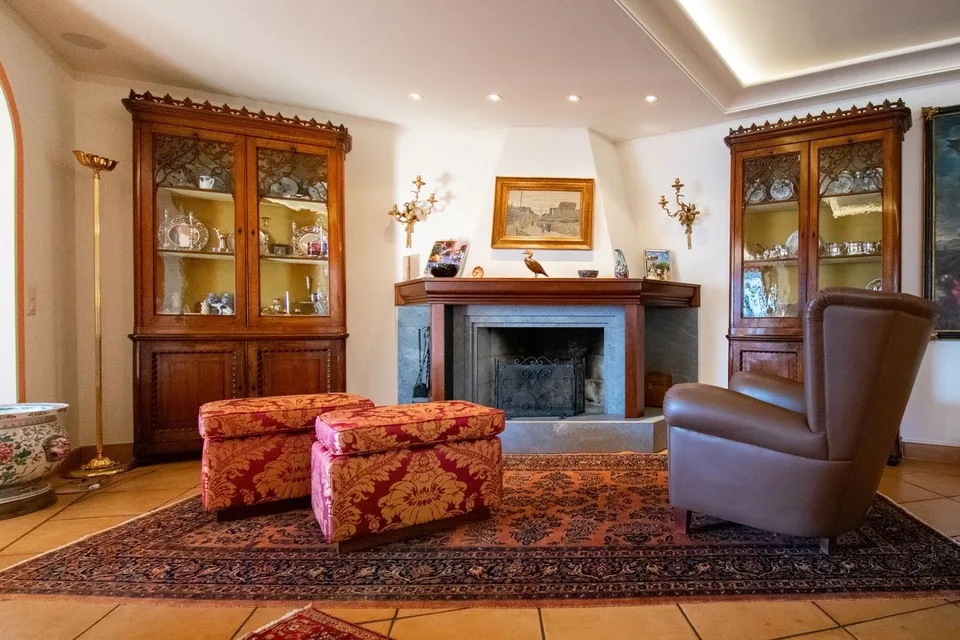 VILLA DE LUXE AVEC PISCINE ET VUE SUR LE LAC