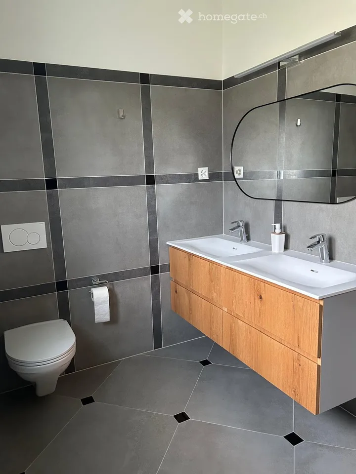 Beautifully renovated apartment in a semi-detached house
