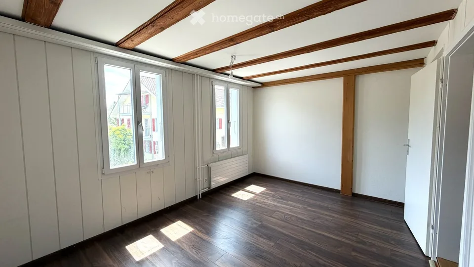 Sunny terrace with lawn + spacious 3.5 room apartment