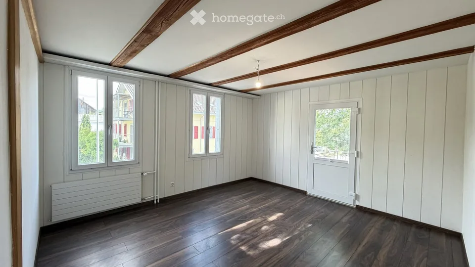 Sunny terrace with lawn + spacious 3.5 room apartment
