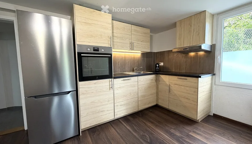 Sunny terrace with lawn + spacious 3.5 room apartment
