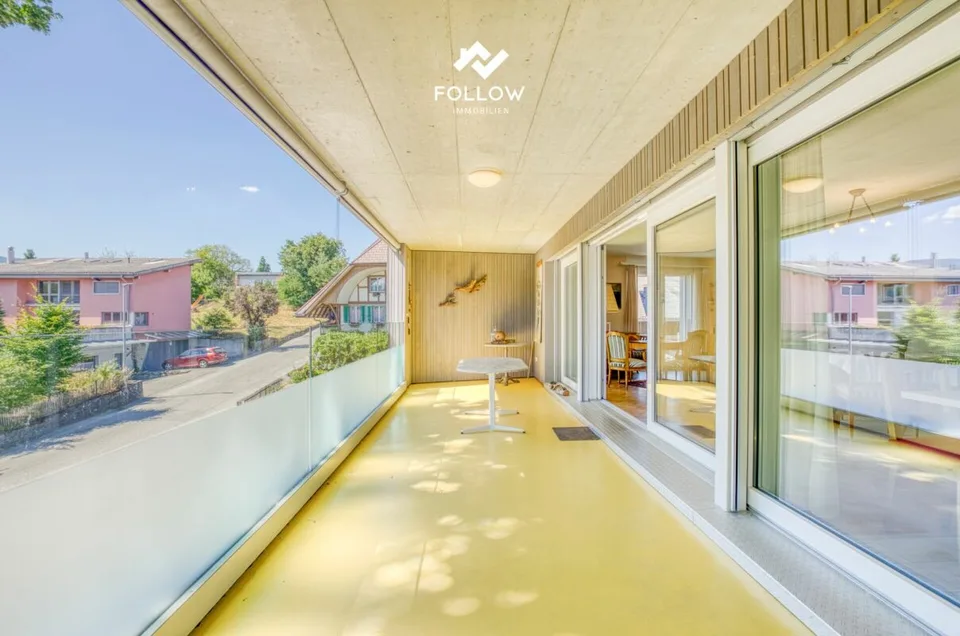Maison de rêve lumineuse : Élégant appartement de 4,5 pièces dans un emplacement privilégié à Brügg