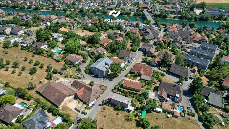 Maison de rêve lumineuse : Élégant appartement de 4,5 pièces dans un emplacement privilégié à Brügg