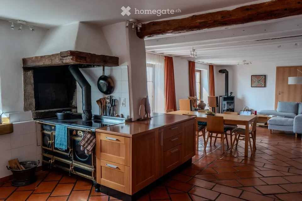 Charming 4.5-room duplex for rent in Fontanezier – Historic charm and modern comfort