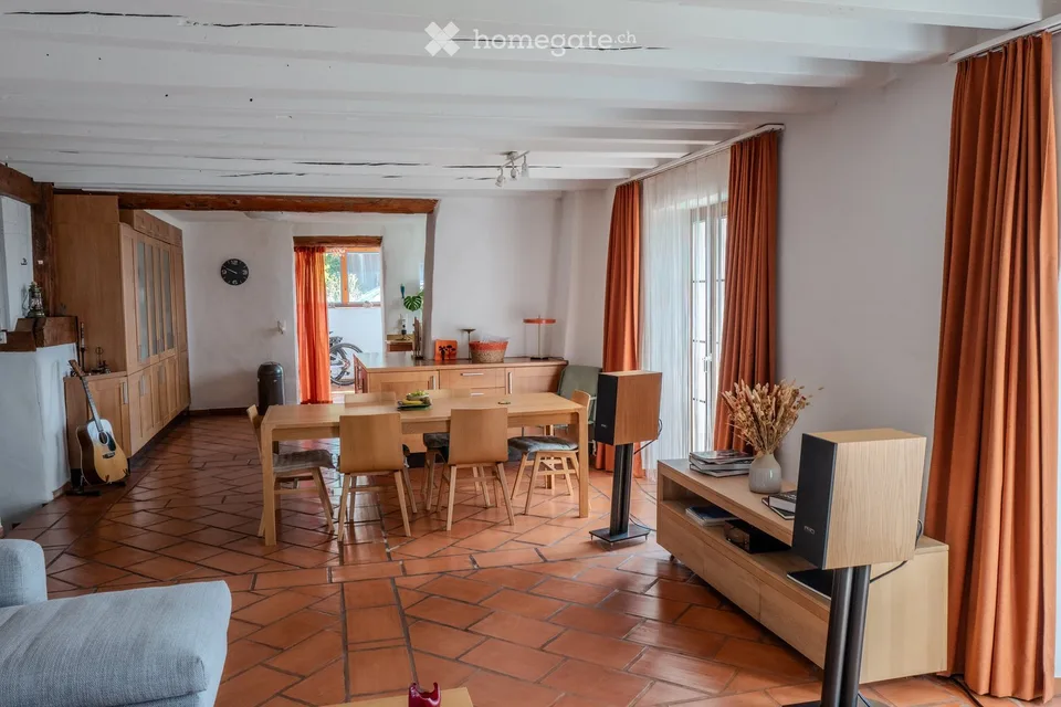 Charming 4.5-room duplex for rent in Fontanezier – Historic charm and modern comfort
