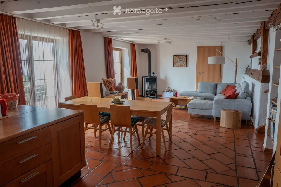 Charming 4.5-room duplex for rent in Fontanezier – Historic charm and modern comfort