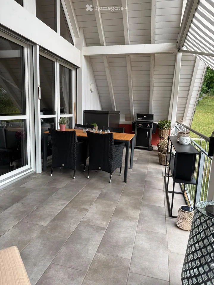 Charmante 4.5-Zimmer-Dachwohnung mit Balkon in Wettswil am Albis