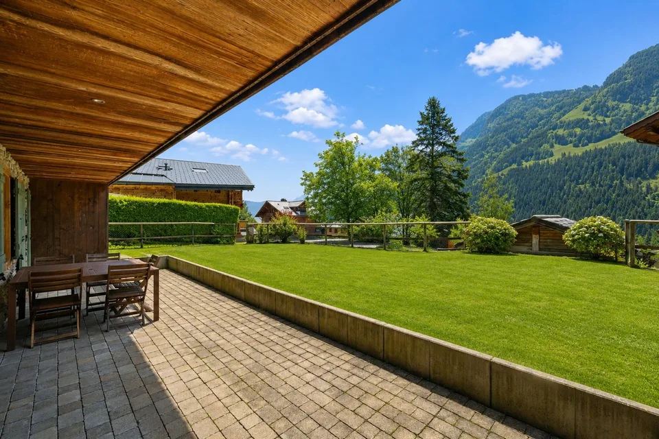 Sublimes Apartment mit 3.5 Zimmern - Terrasse und freie Aussicht