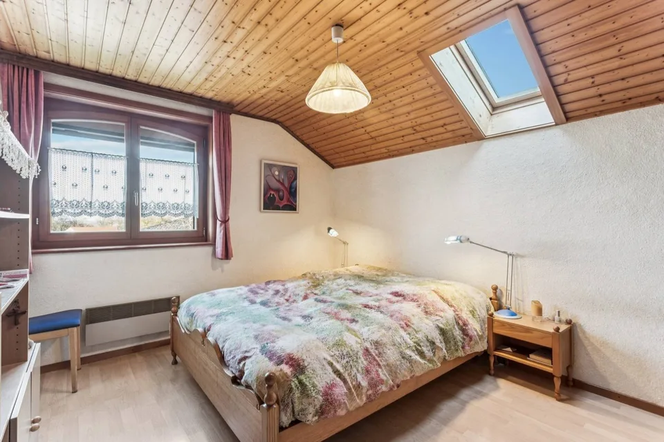 Casa familiare con ampio giardino e potenziale di ristrutturazione – foto 9 di 9