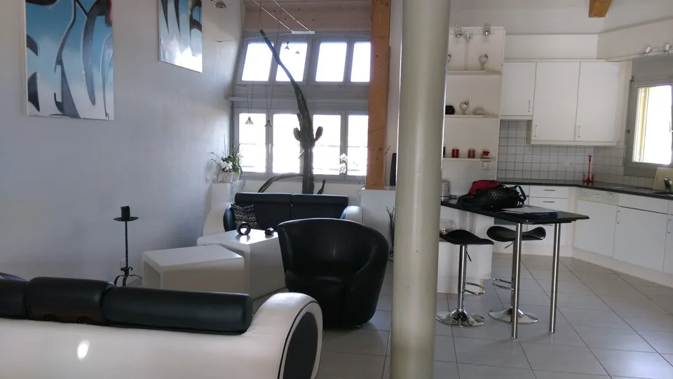 Attraktive 4.5-Mais.-Zimmerwohnung im Eigentumsstandart zu verkaufen