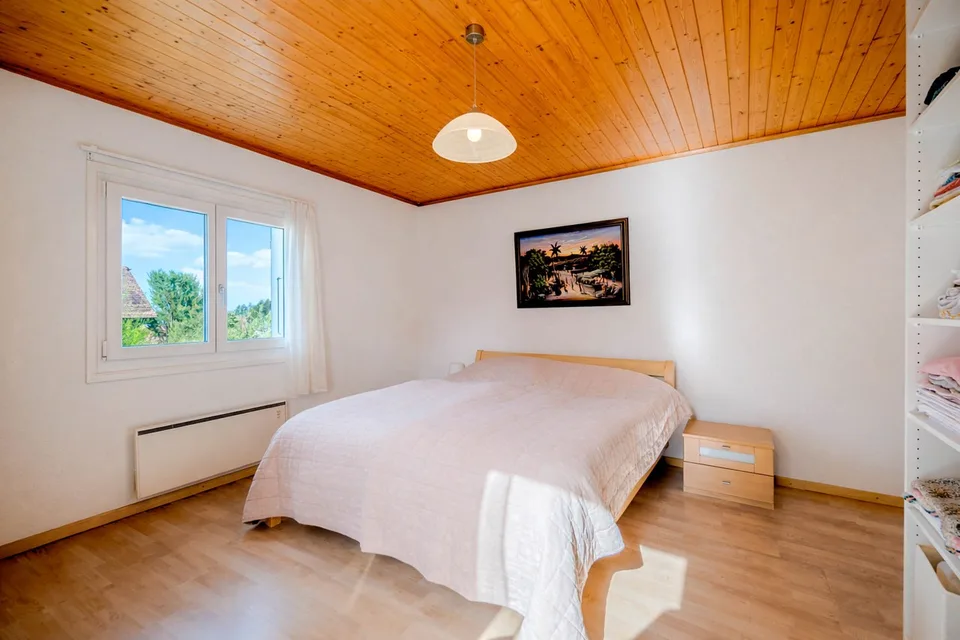 Zweifamilienhaus mit 5.5 Zimmern und Garten – Foto 6 von 12