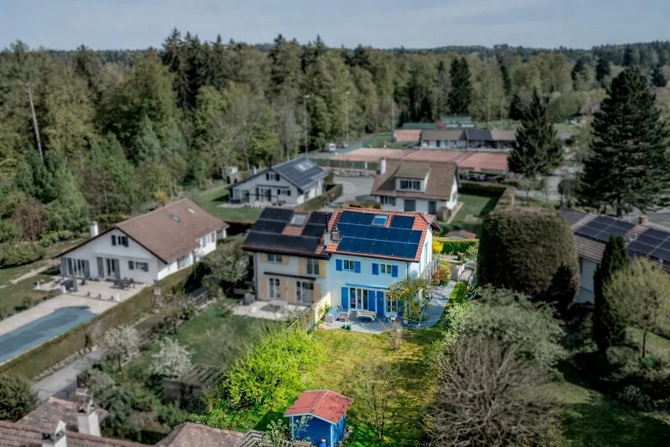 Zweifamilienhaus mit 5.5 Zimmern und Garten – Foto 12 von 12