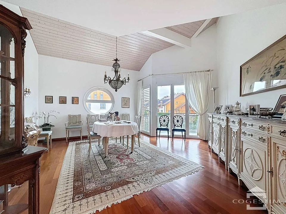 Magnificent 6.5-room attic duplex