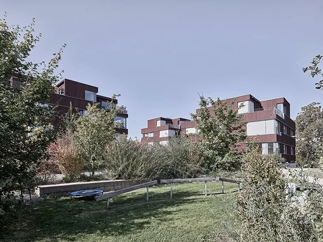 Moderne, ruhiggelegene 3.5-Zimmerwohnung mit Loggia-Sitzplatz