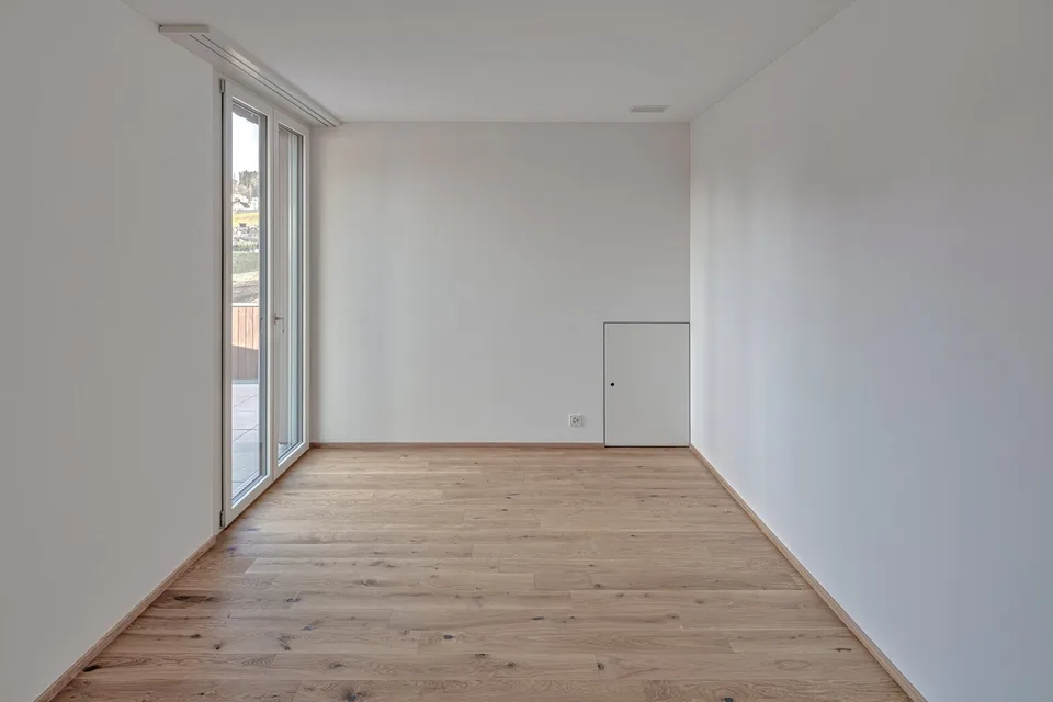 Appartamento mansardato moderno con bella vista sul lago e sulle montagne