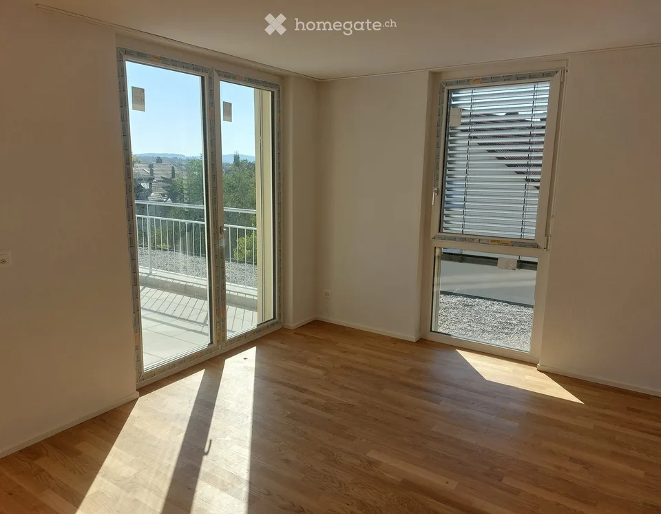 2.5-Room Attic New-Build Apartment, near Center in Quiet Location