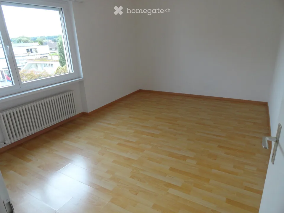 Gemütliche, sonnige 3 Zi-Wohnung im 1. Stockwerk in Oberwinterthur