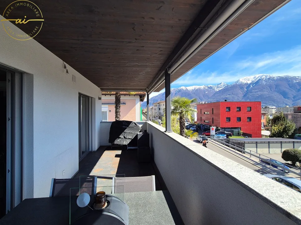 Attic apartment with 3 rooms and large balcony in Solduno