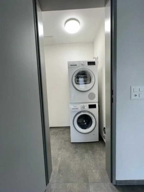 Moderne 1.5 Zimmerwohnung mit Balkon in Brugg