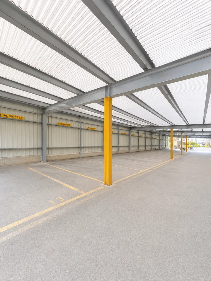 Überdachter Aussenparkplatz an zentraler Lage in Schlieren zu vermieten