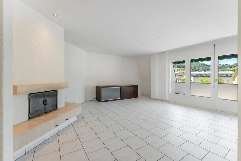 Large Affordable Family Apartment - Not in Building Rights!
