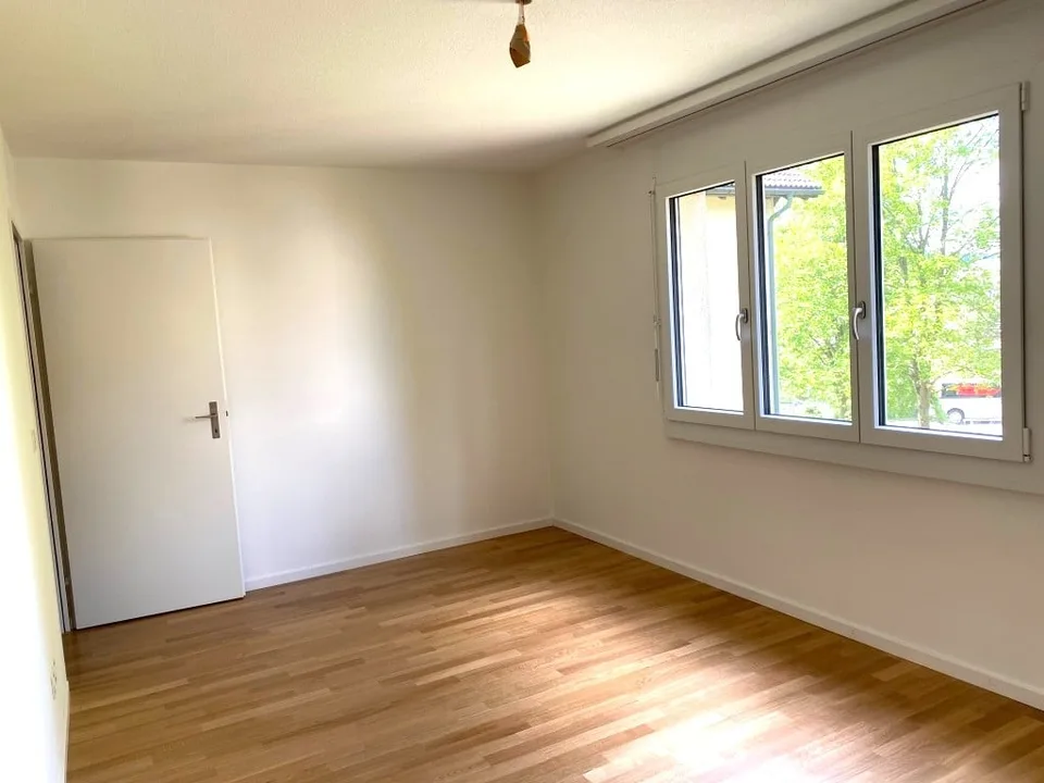 Lichtdurchflutete 4.5-Zimmer-Maisonette-Wohnung – Foto 8 von 13