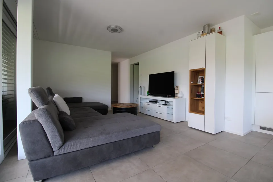 Charmante und helle 3.5 Zimmer-Wohnung (Erdegschoss)