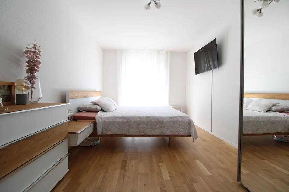 Charmante und helle 3.5 Zimmer-Wohnung (Erdegschoss)