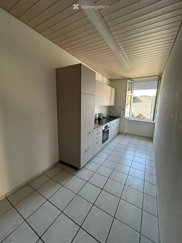 Charmante 3-Zimmer-Altbauwohnung an der Hauptstrasse in Binningen