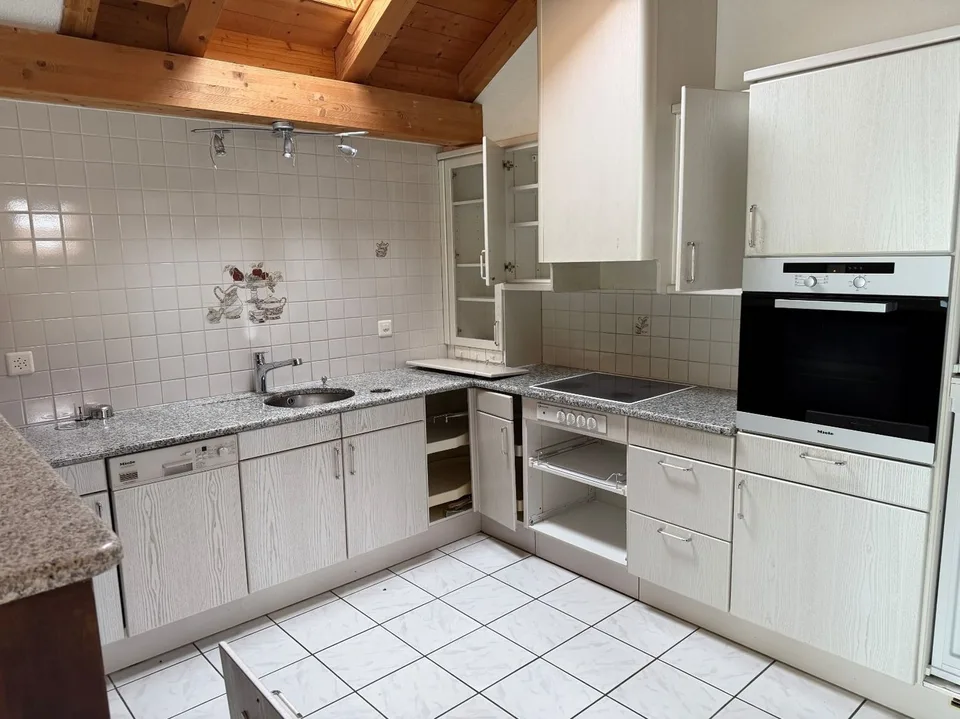 Apartment building with 5 apartments - attractive capital investment with 5.2% gross return