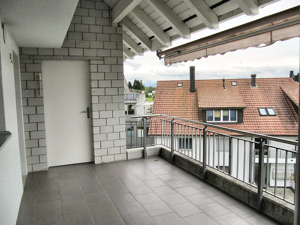 Helle 4.5-Zimmer-Wohnung mit Balkon und herrlicher Aussicht in Oberwil-Lieli – Foto 9 von 15