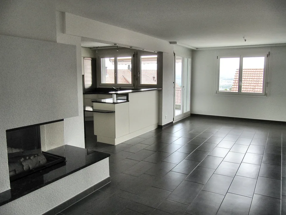 Helle 4.5-Zimmer-Wohnung mit Balkon und herrlicher Aussicht in Oberwil-Lieli