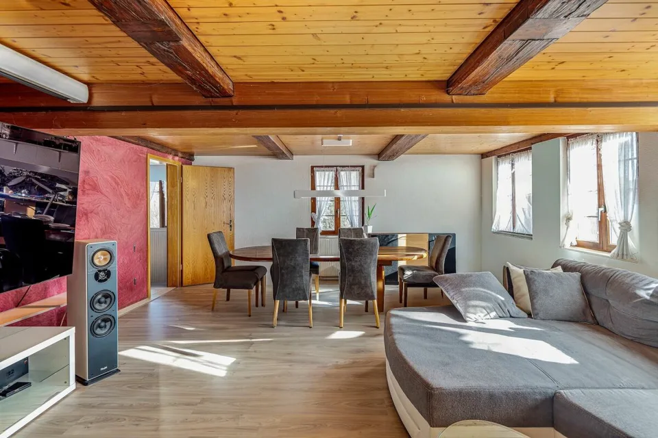 HEIMELIGE 4.5-ZIMMER MAISONETTE-WOHNUNG