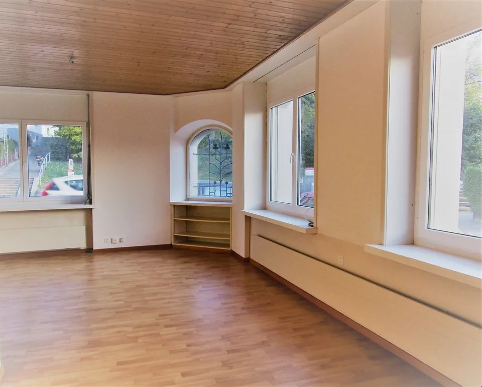 zentral gelegene Parterre-Wohnung in Jugenstilhaus