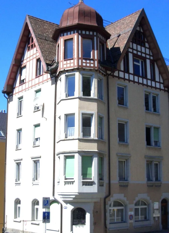 zentral gelegene Parterre-Wohnung in Jugenstilhaus
