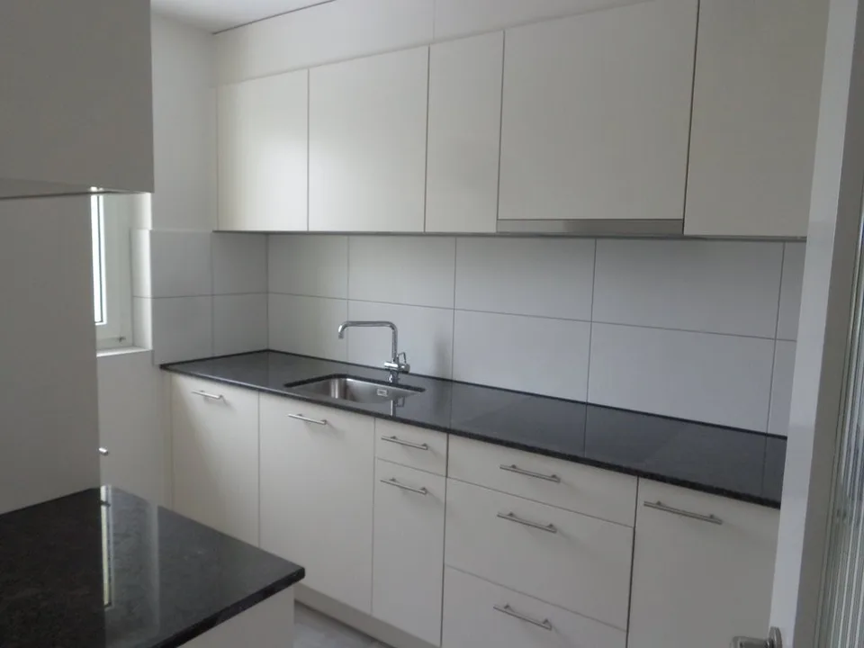 Grosszügige Wohnung mit Cheminée und Ausblick ins Grüne