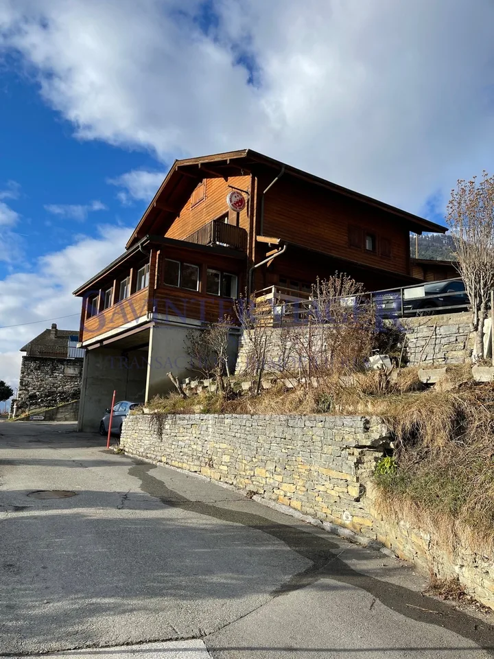 Chalet overlooking the valley in life annuity