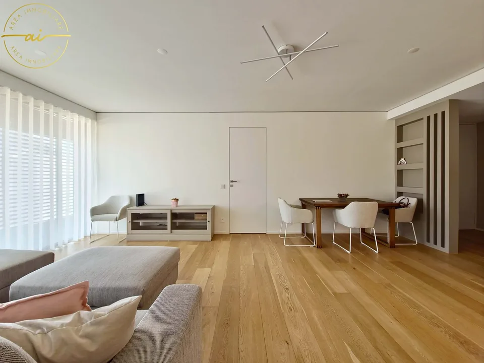 Elegante appartement 3.5 pièces avec terrasse et vue partielle sur le lac à Paradiso