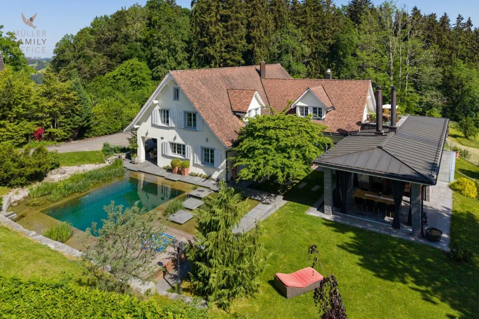 Luxurious Panorama Villa with Outdoor Pool, Wellness Oasis, and Dreamy Far-reaching View